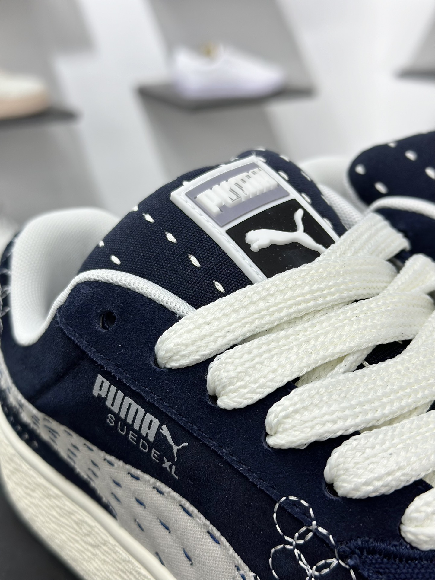 彪马PUMA Suede Low XL”Sashiko”经典明星系列低帮面包运动板鞋“翻毛藏蓝浅灰刺子绣” 395777-01