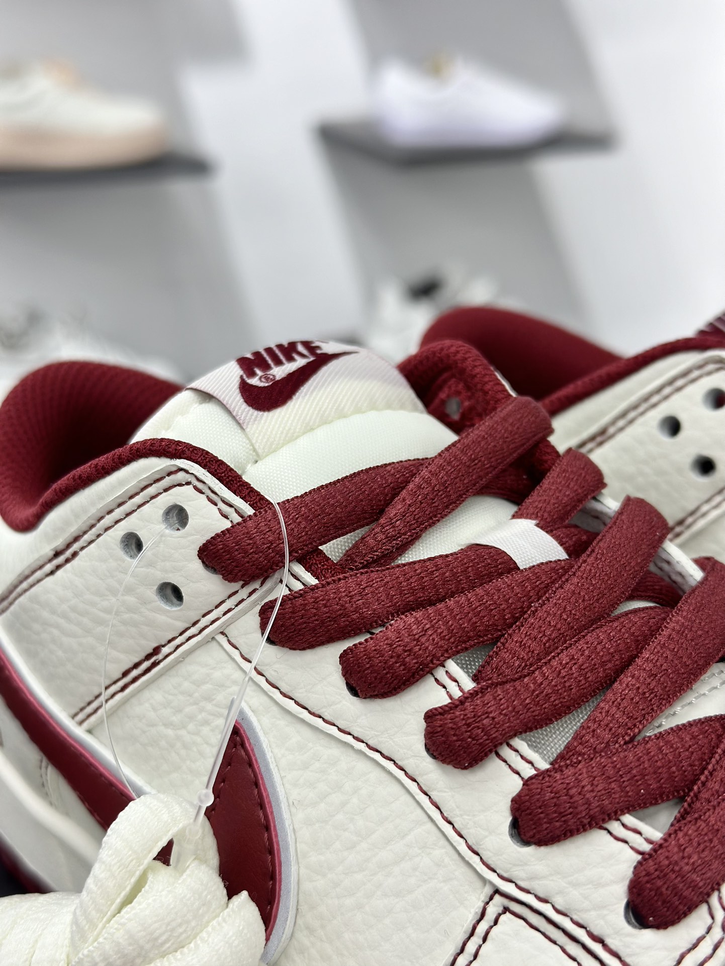 NK Dunk Low 客制款 低帮休闲板鞋 UN1697-655