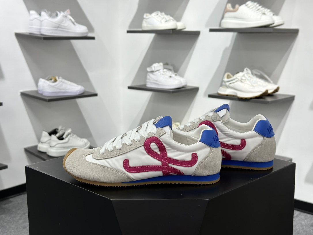 罗意威Loewe Ballet Runner 2.0 Sneakers 芭蕾舞德训薄底百搭休闲运动鞋“米白黑生胶底“米白宝蓝玫粉生胶底” 2FLLBR282X02-4868