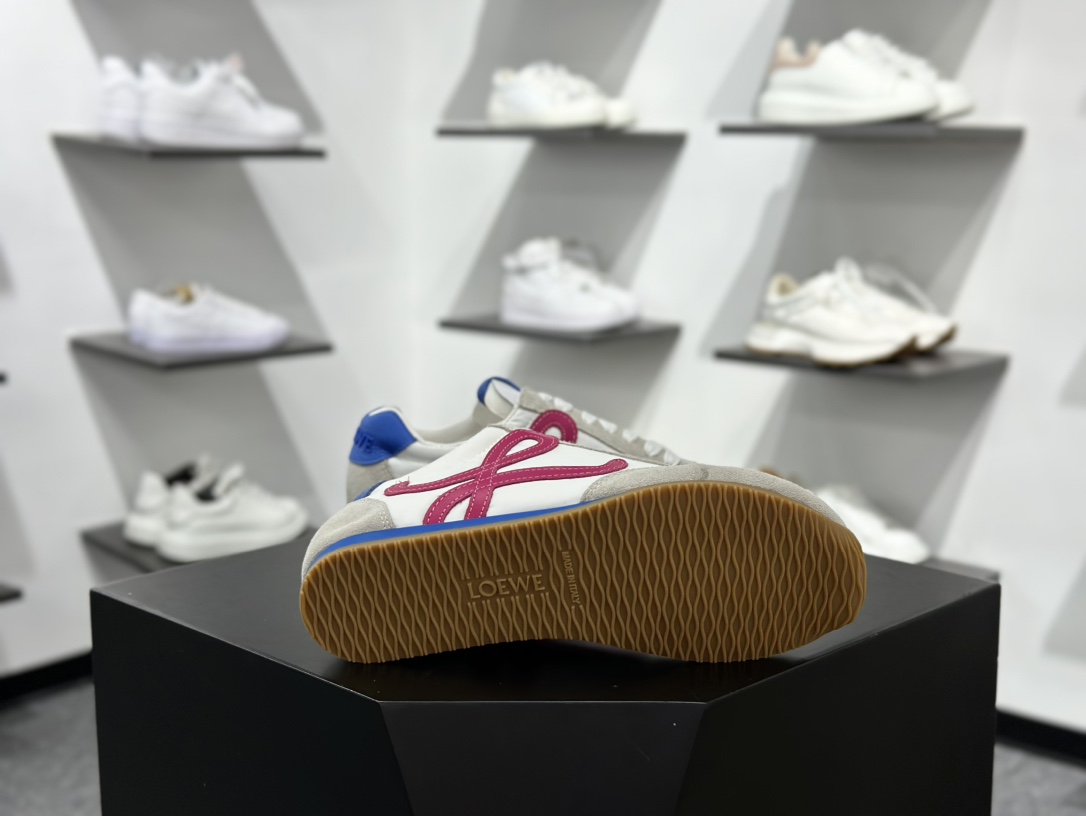 罗意威Loewe Ballet Runner 2.0 Sneakers 芭蕾舞德训薄底百搭休闲运动鞋“米白黑生胶底“米白宝蓝玫粉生胶底” 2FLLBR282X02-4868