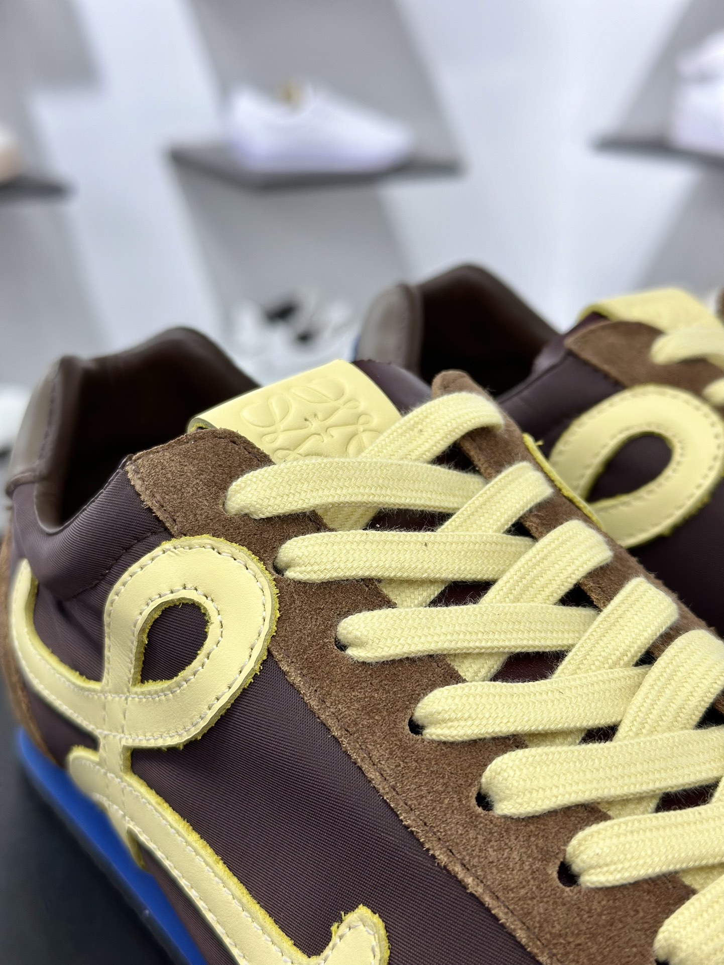 罗意威Loewe Ballet Runner 2.0 Sneakers 芭蕾舞2.0系列阿甘百搭休闲运动鞋“咖啡棕宝蓝米黄” MBR2282X01-4865
