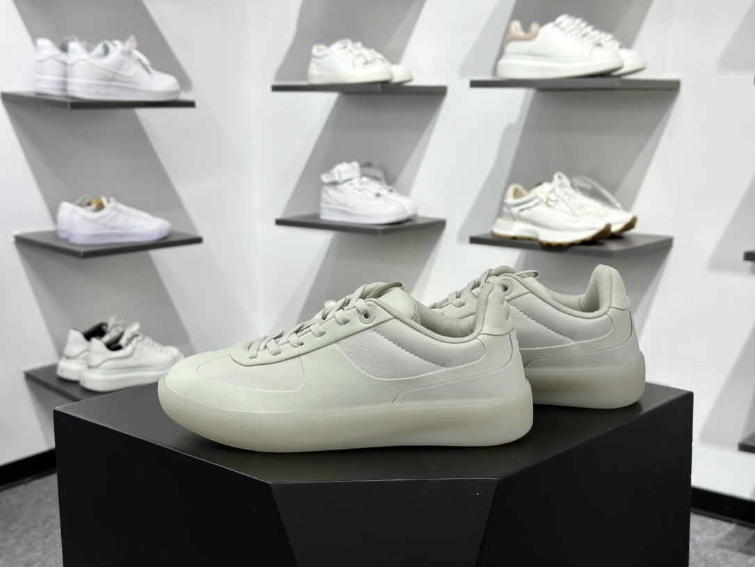 Lululemon Cityverse Lifestyle Low 费尔泽城市系列低帮复古百搭休闲运动德训风板鞋“皮革浅灰玉” LM9AV8S