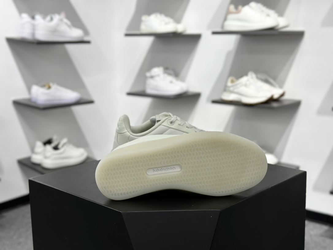 Lululemon Cityverse Lifestyle Low 费尔泽城市系列低帮复古百搭休闲运动德训风板鞋“皮革浅灰玉” LM9AV8S