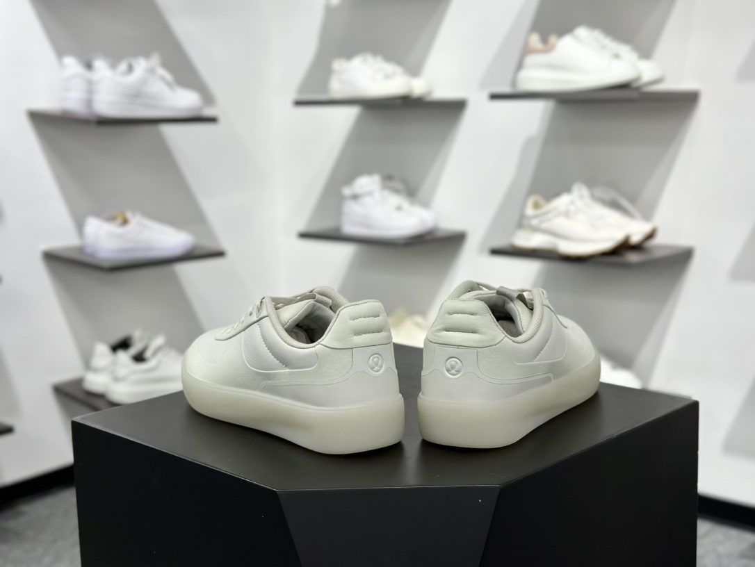 Lululemon Cityverse Lifestyle Low 费尔泽城市系列低帮复古百搭休闲运动德训风板鞋“皮革浅灰玉” LM9AV8S