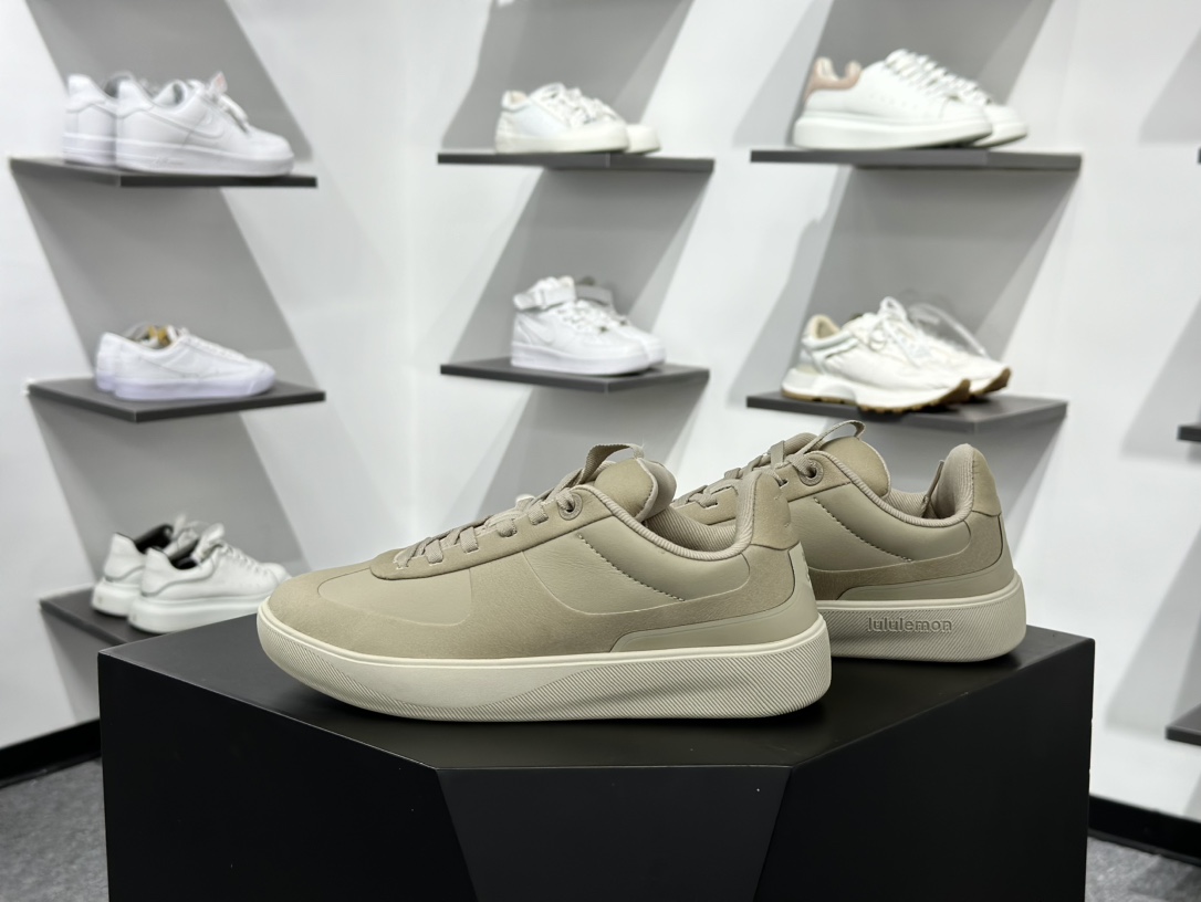 露露乐蒙/Lululemon Cityverse Lifestyle Low 费尔泽城市系列低帮德训风板鞋“皮革浅卡其” LW9AV8S