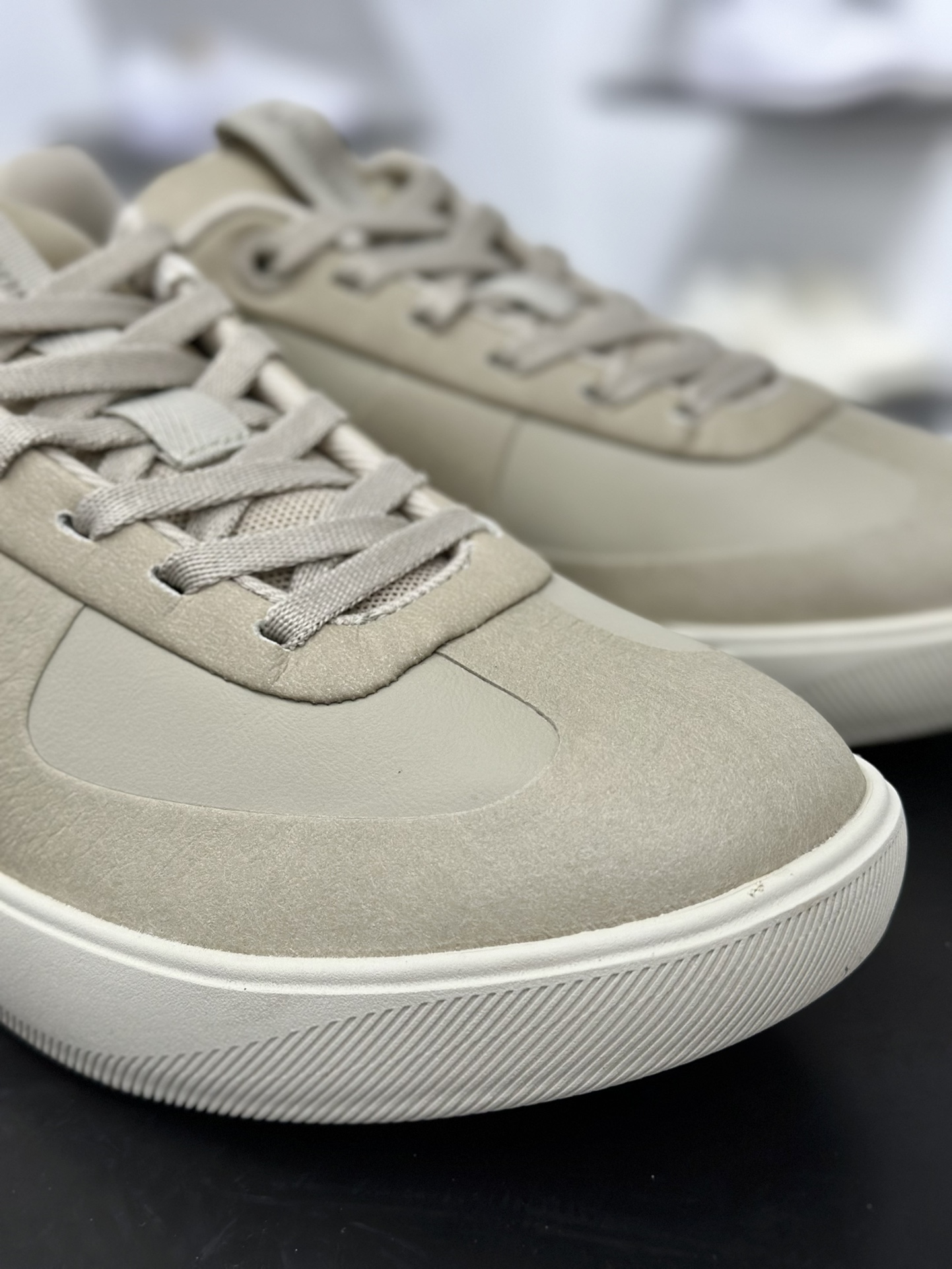 露露乐蒙/Lululemon Cityverse Lifestyle Low 费尔泽城市系列低帮德训风板鞋“皮革浅卡其” LW9AV8S