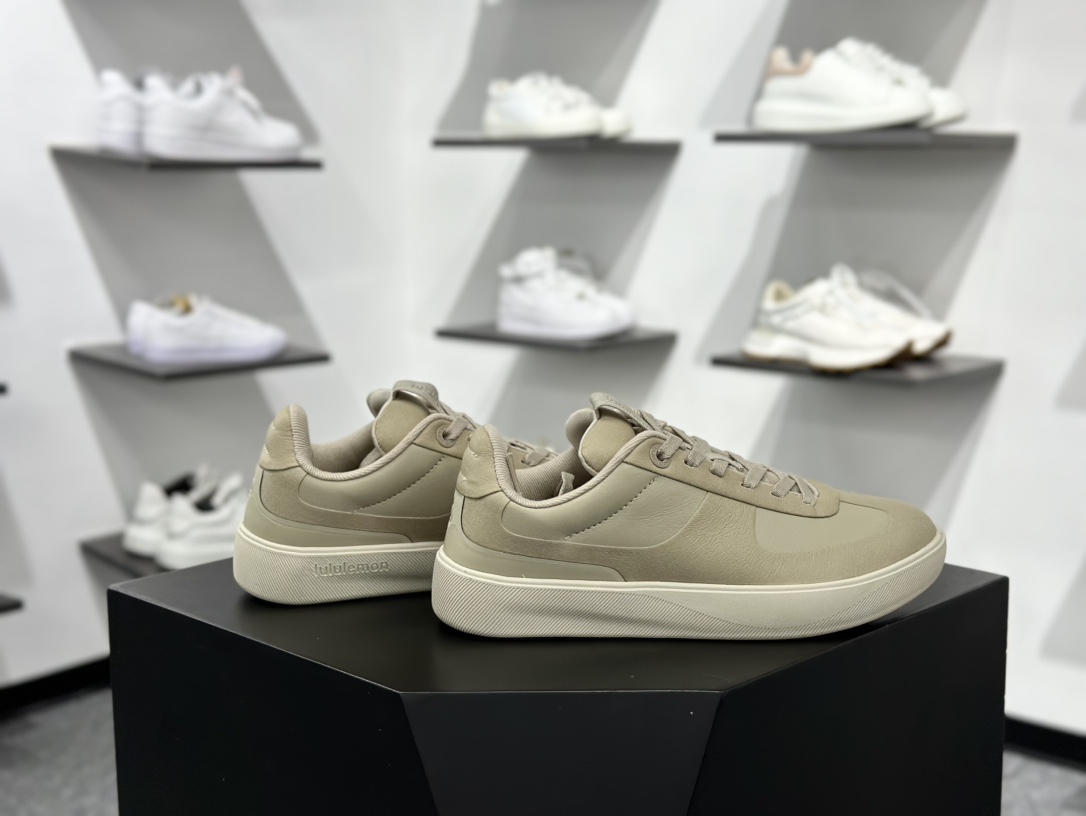 露露乐蒙/Lululemon Cityverse Lifestyle Low 费尔泽城市系列低帮德训风板鞋“皮革浅卡其” LW9AV8S