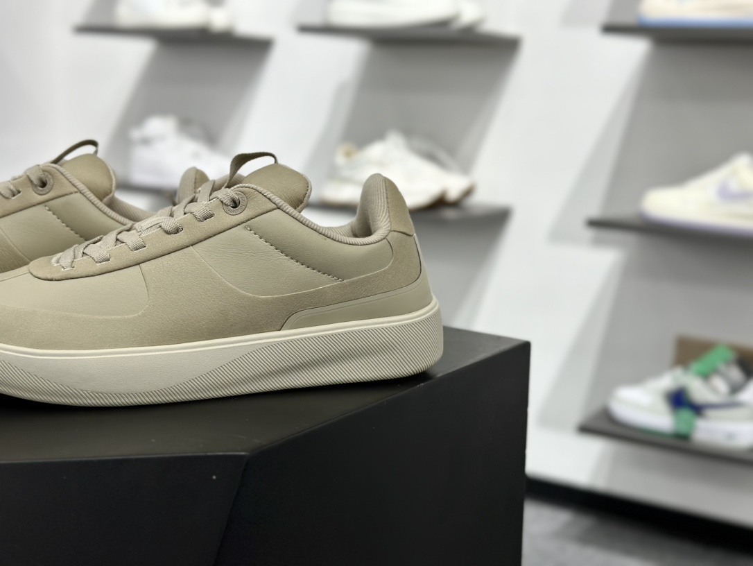 露露乐蒙/Lululemon Cityverse Lifestyle Low 费尔泽城市系列低帮德训风板鞋“皮革浅卡其” LW9AV8S