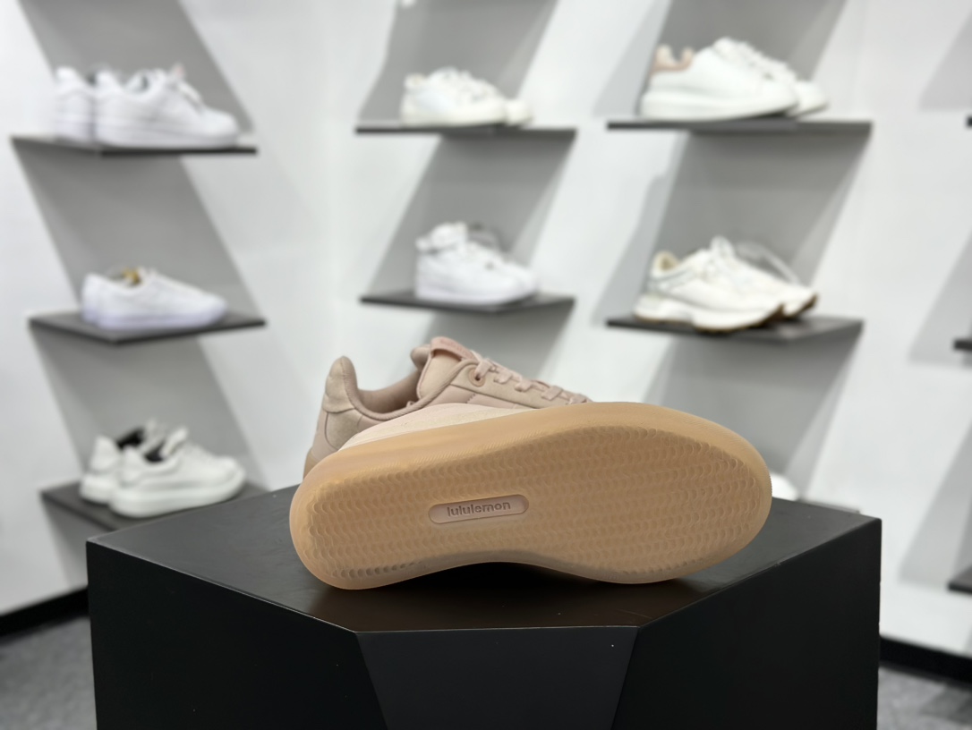 /Lululemon Cityverse Lifestyle Low 费尔泽城市系列低帮德训风板鞋“皮革果冻藕粉” LM9FFIS