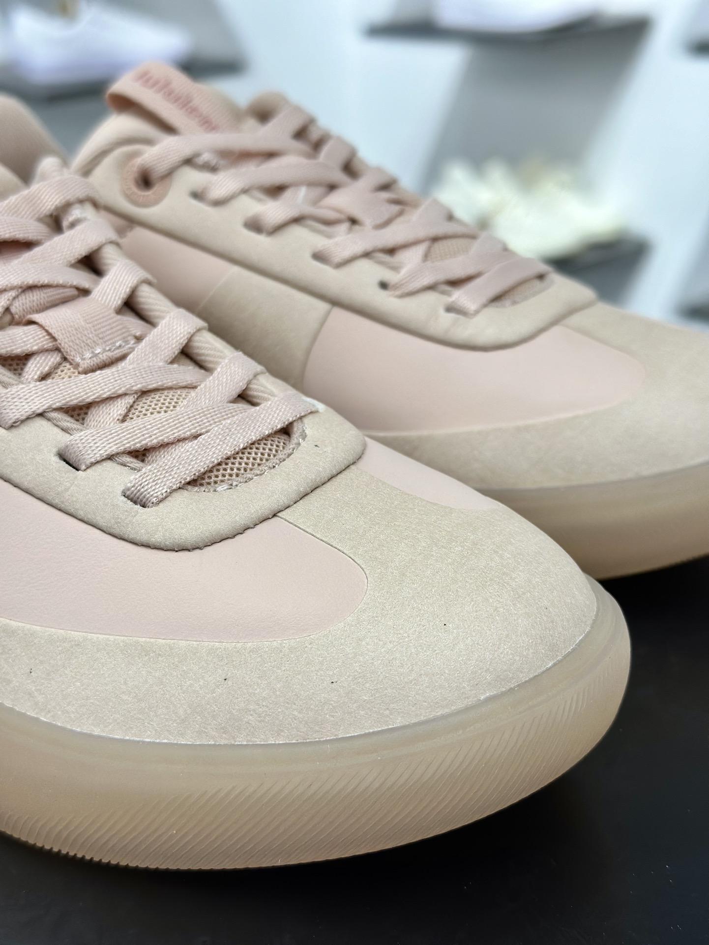 /Lululemon Cityverse Lifestyle Low 费尔泽城市系列低帮德训风板鞋“皮革果冻藕粉” LM9FFIS