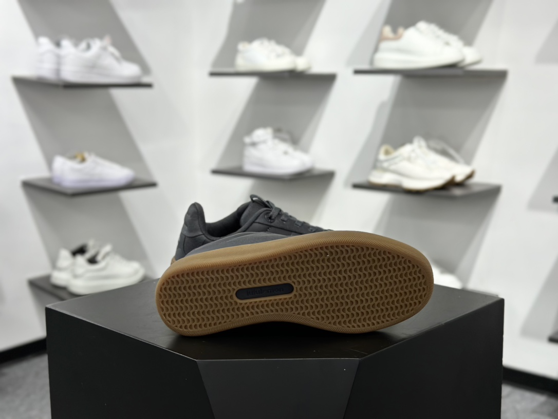 Lululemon Cityverse Lifestyle Low 费尔泽城市系列低帮德训风板鞋“皮革深灰生胶底” LW9EF5S
