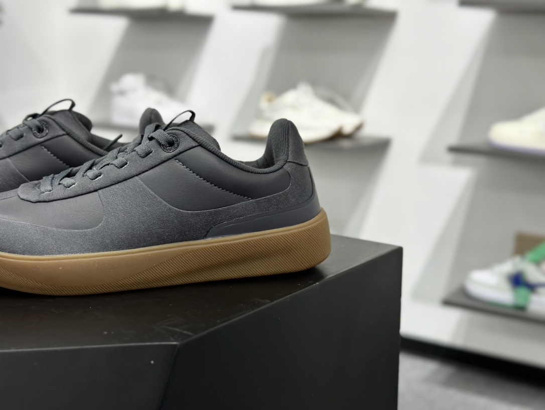 Lululemon Cityverse Lifestyle Low 费尔泽城市系列低帮德训风板鞋“皮革深灰生胶底” LW9EF5S