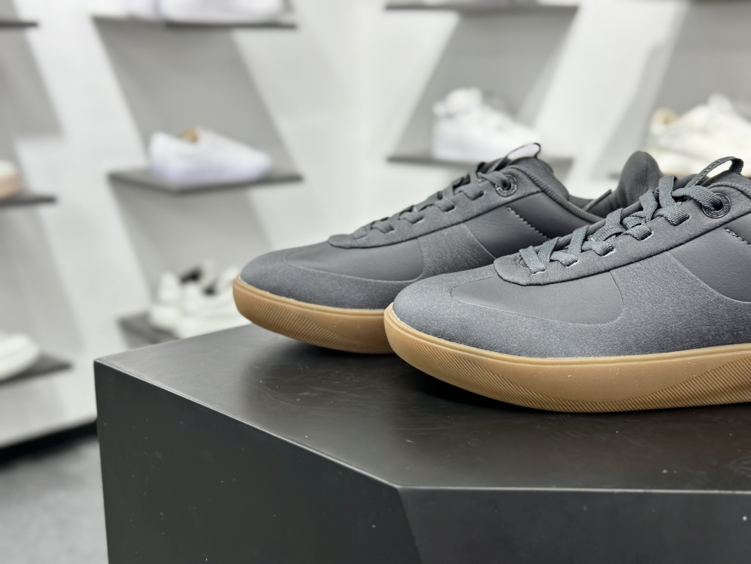 Lululemon Cityverse Lifestyle Low 费尔泽城市系列低帮德训风板鞋“皮革深灰生胶底” LW9EF5S