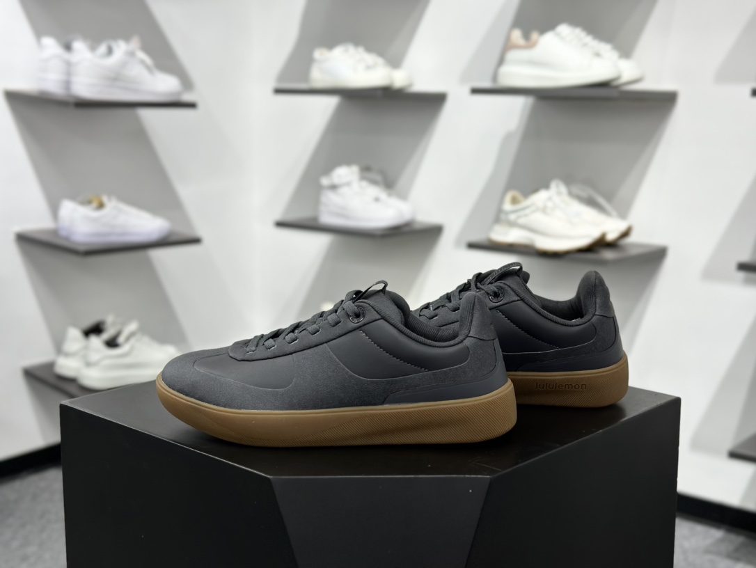 Lululemon Cityverse Lifestyle Low 费尔泽城市系列低帮德训风板鞋“皮革深灰生胶底” LW9EF5S