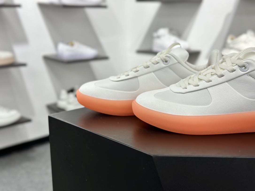 Lululemon Cityverse Lifestyle Low 费尔泽城市系列低帮德训风板鞋“皮革白果冻橙底” LM9AV8S
