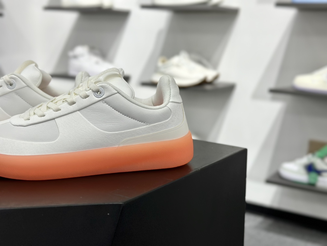 Lululemon Cityverse Lifestyle Low 费尔泽城市系列低帮德训风板鞋“皮革白果冻橙底” LM9AV8S