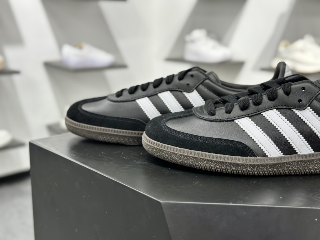 阿迪达斯/三叶草Adidas Originals Samba OG桑巴舞系列绅士德训运动板鞋“黑白莱茵石贴钻” B75807