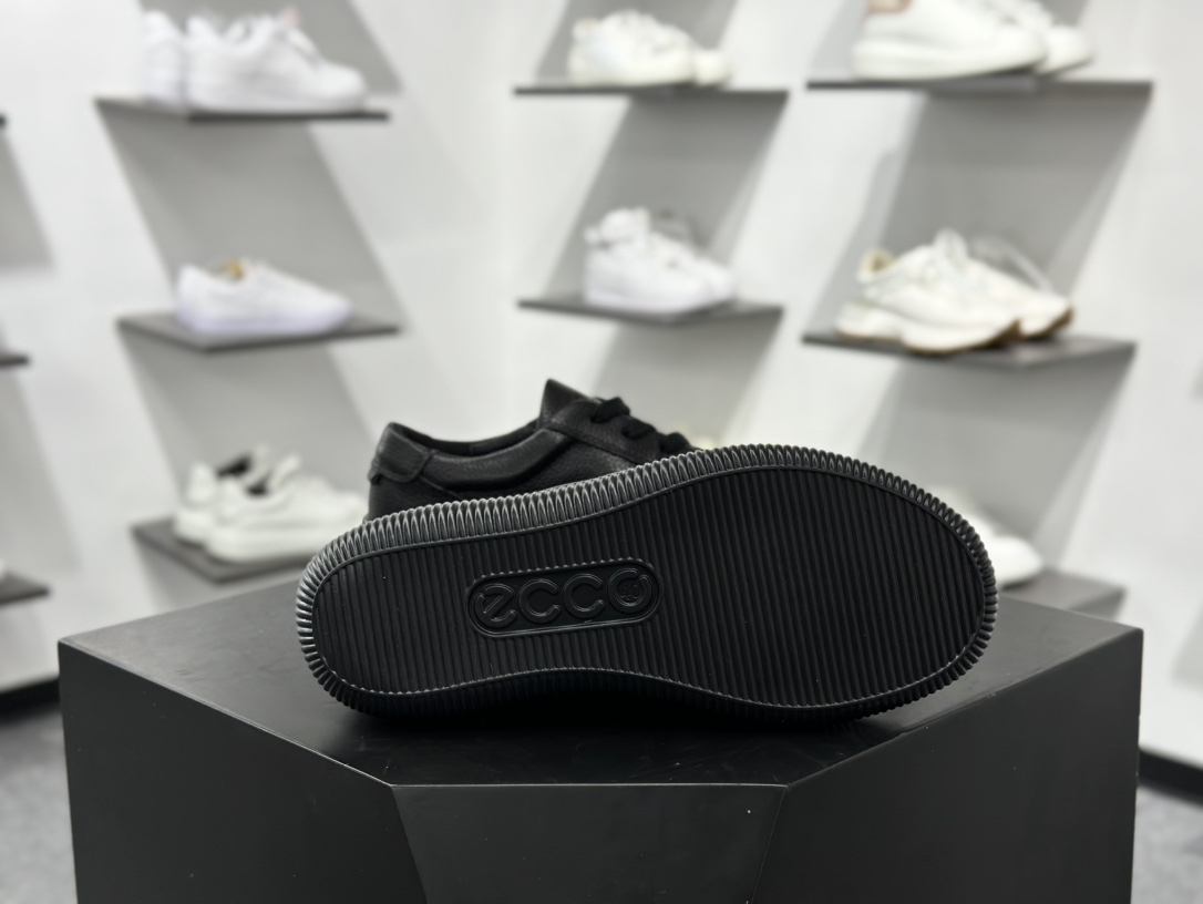 爱步/ECCO Classic Soft Low 柔酷系列低帮系带经典运动鞋“荔枝皮全黑”430004 01001