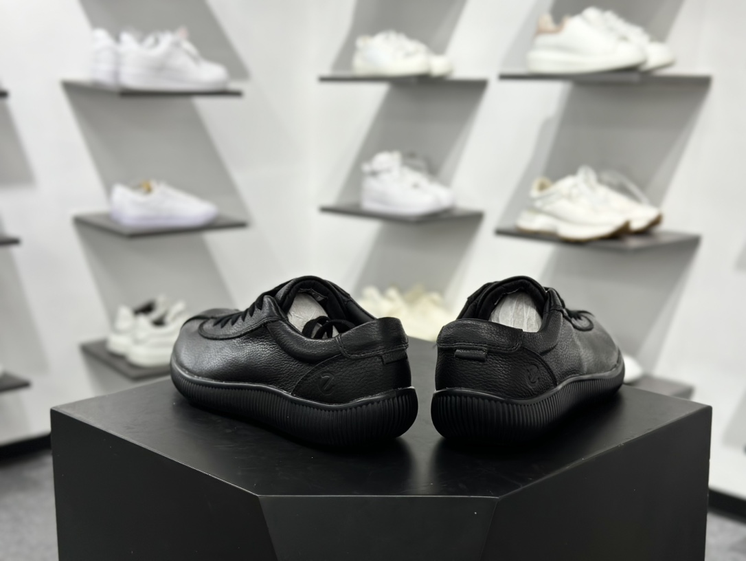 爱步/ECCO Classic Soft Low 柔酷系列低帮系带经典运动鞋“荔枝皮全黑”430004 01001