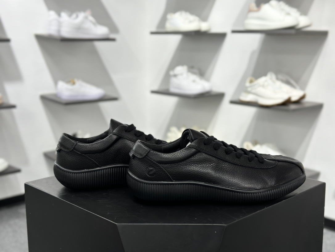 爱步/ECCO Classic Soft Low 柔酷系列低帮系带经典运动鞋“荔枝皮全黑”430004 01001