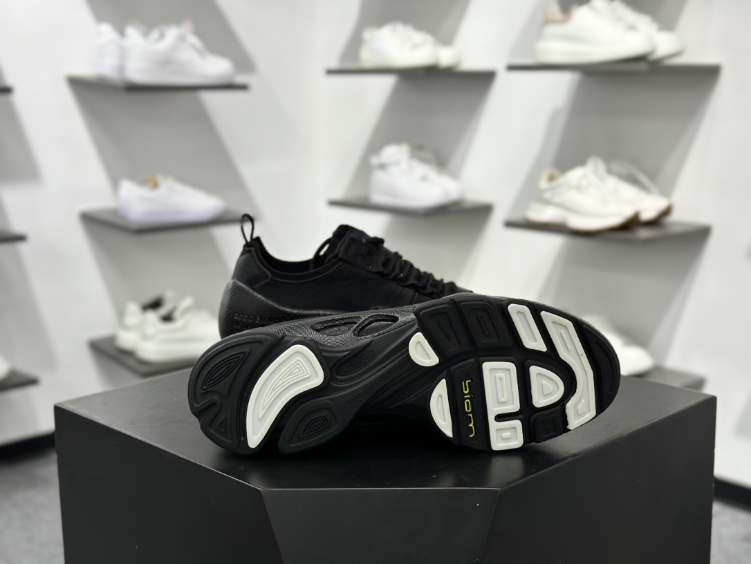 爱步/ECCO Classic Soft Low 柔酷系列低帮系带经典运动鞋“荔枝皮全黑”430004 01001