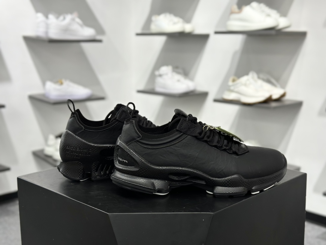 爱步/ECCO Classic Soft Low 柔酷系列低帮系带经典运动鞋“荔枝皮全黑”430004 01001