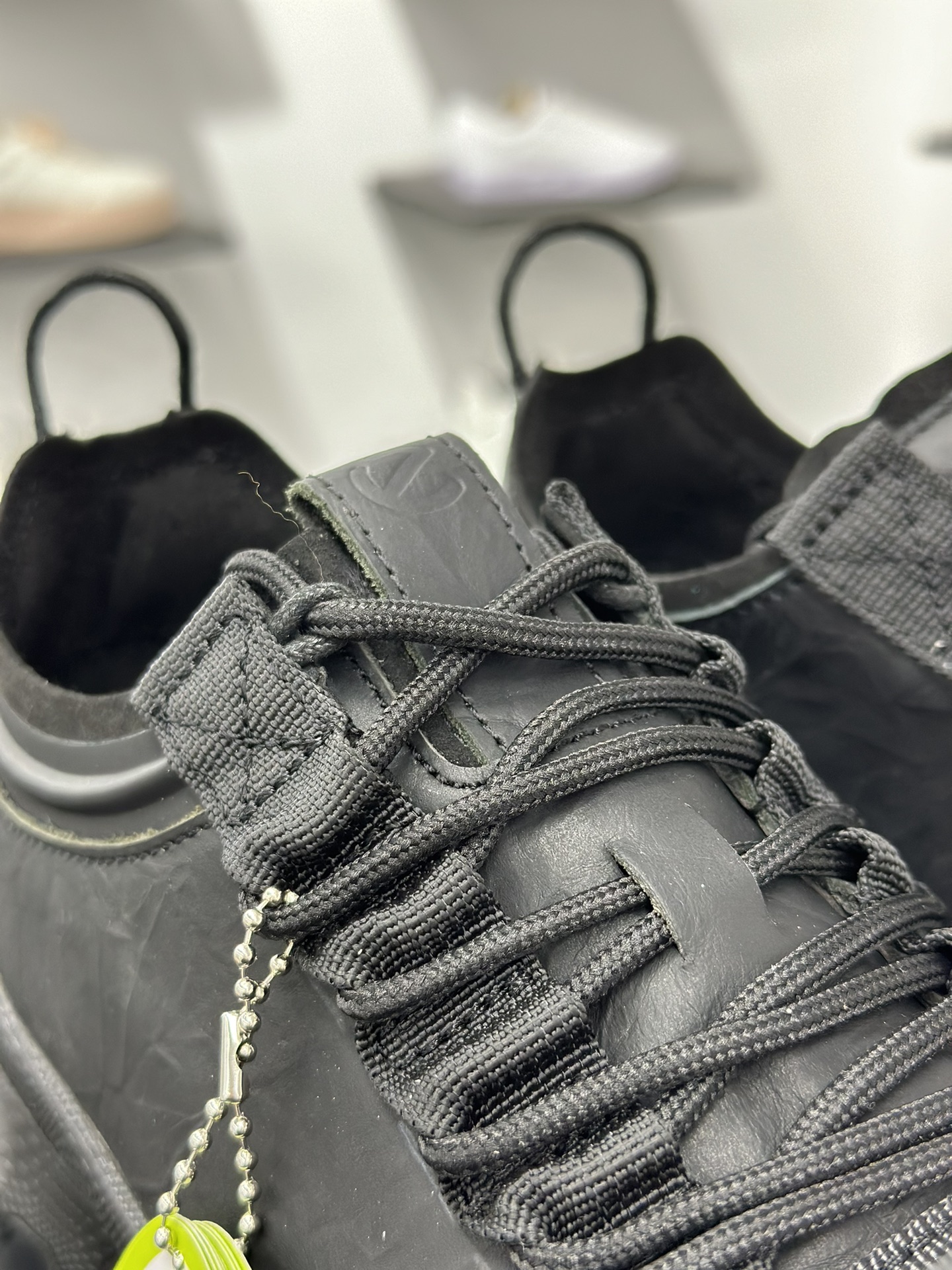 爱步/ECCO Classic Soft Low 柔酷系列低帮系带经典运动鞋“荔枝皮全黑”430004 01001
