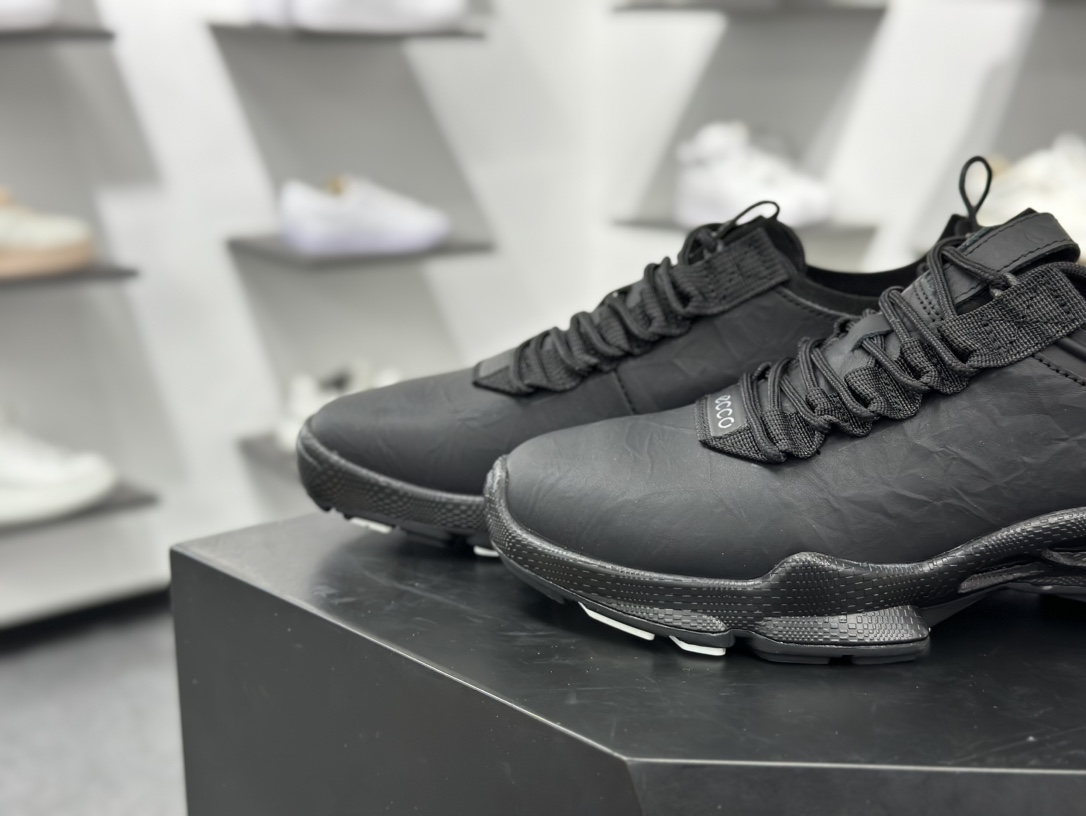 爱步/ECCO Classic Soft Low 柔酷系列低帮系带经典运动鞋“荔枝皮全黑”430004 01001
