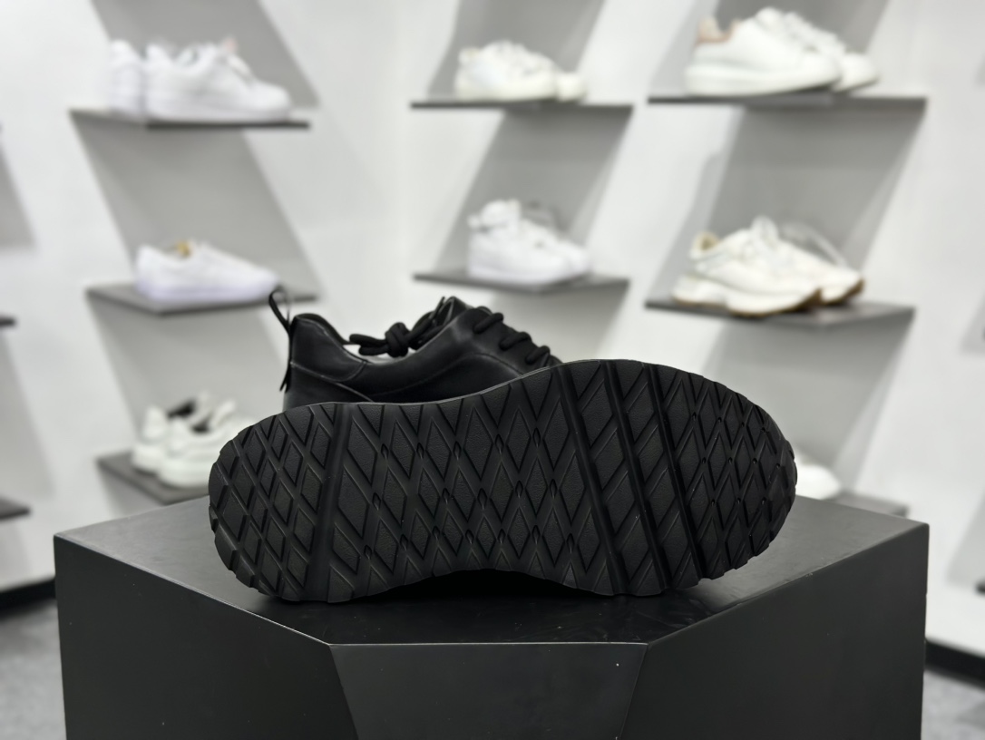 爱步/ECCO Men's Classic Tuke Boen Low 系列低帮系带经典运动鞋“皮革全黑”630796 01001