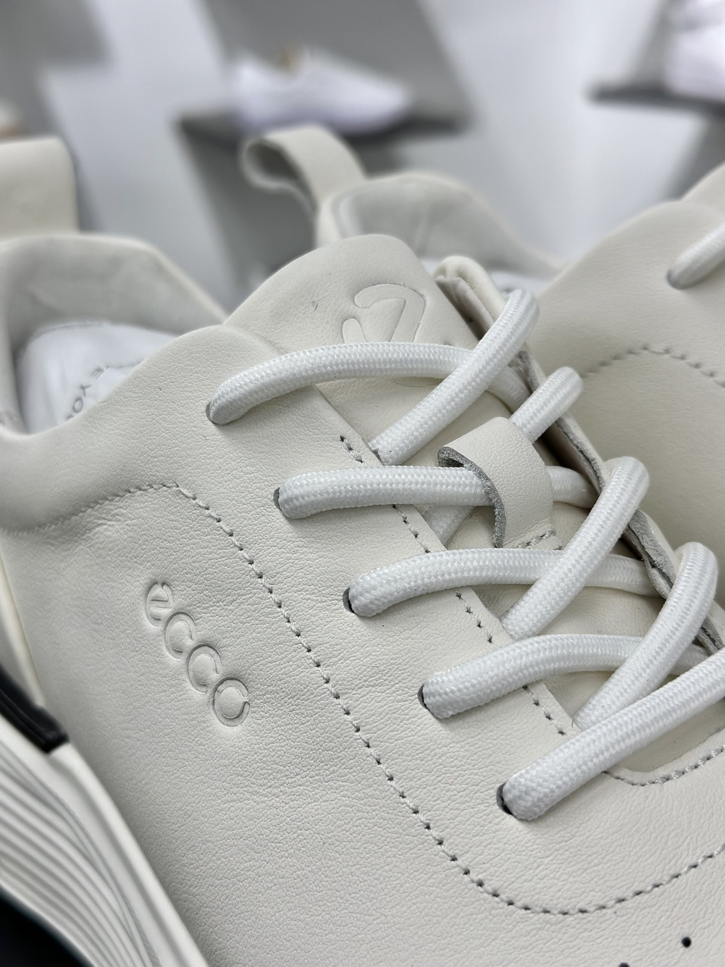 爱步/ECCO Men's Classic Tuke Boen Low 系列低帮系带经典小白运动鞋“皮革米白黑”630796 01002