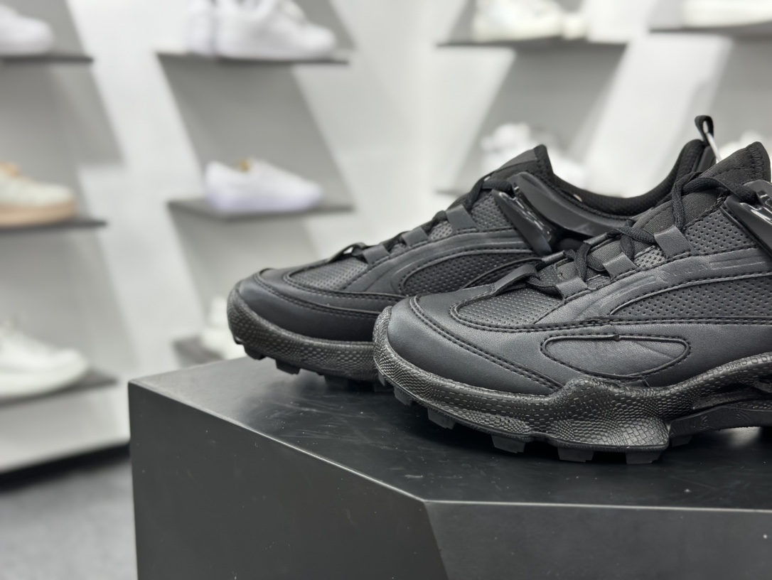 ECCO爱步Men's Sports Running Biom C Leather 健步C系列低帮运动鞋“皮革全黑”