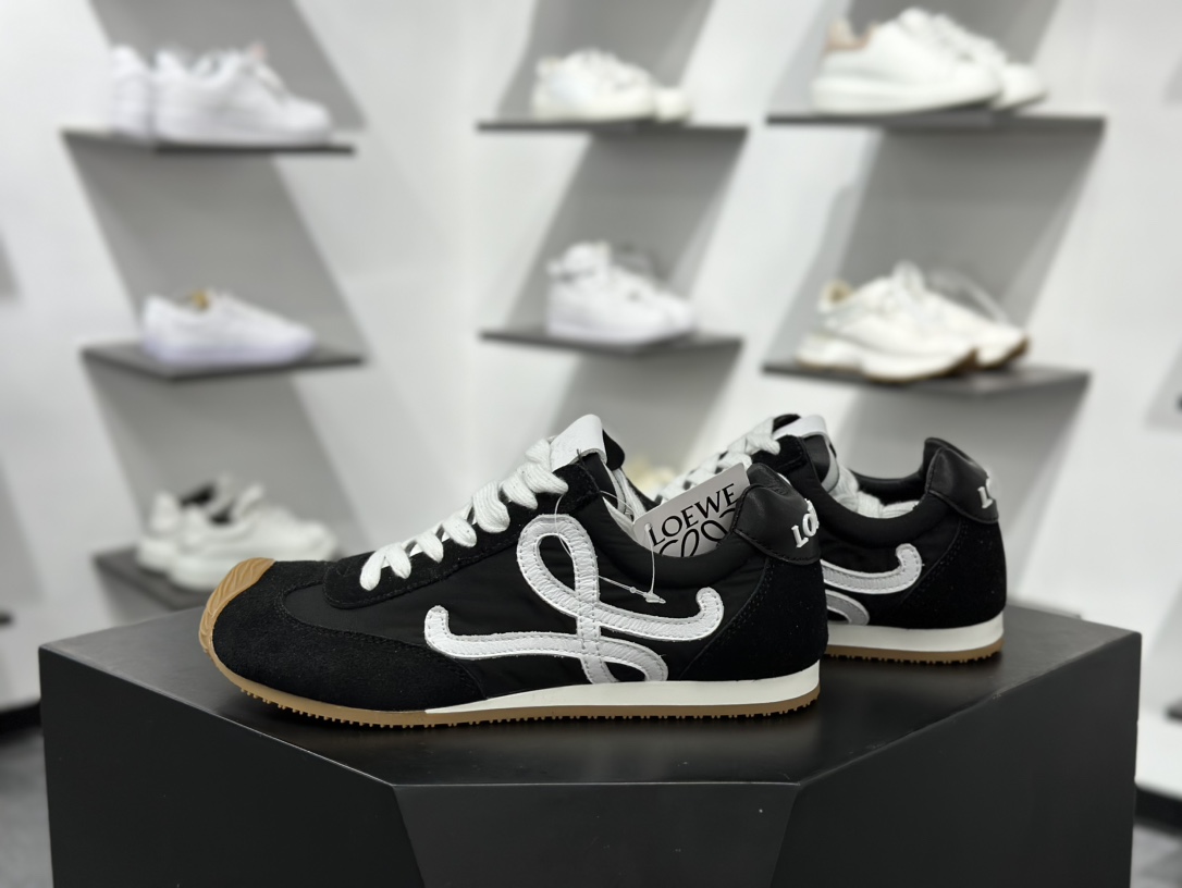 罗意威Loewe Ballet Runner 2.0 Sneakers 芭蕾舞2.0系列阿甘运动鞋“黑色”LLBR282X01-1102