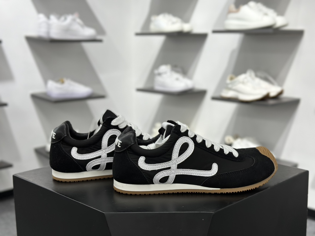 罗意威Loewe Ballet Runner 2.0 Sneakers 芭蕾舞2.0系列阿甘运动鞋“黑色”LLBR282X01-1102