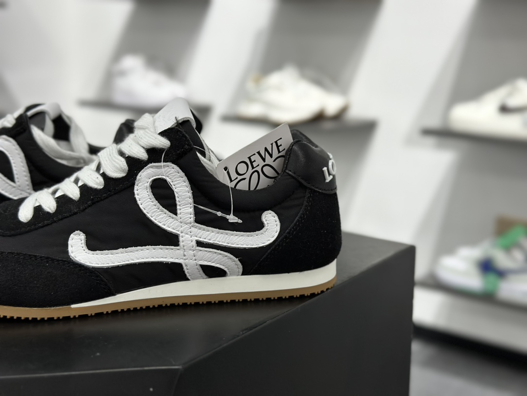 罗意威Loewe Ballet Runner 2.0 Sneakers 芭蕾舞2.0系列阿甘运动鞋“黑色”LLBR282X01-1102