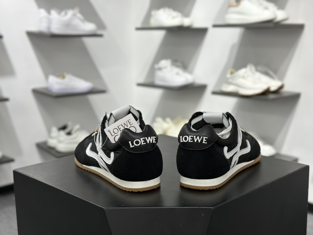 罗意威Loewe Ballet Runner 2.0 Sneakers 芭蕾舞2.0系列阿甘运动鞋“黑色”LLBR282X01-1102