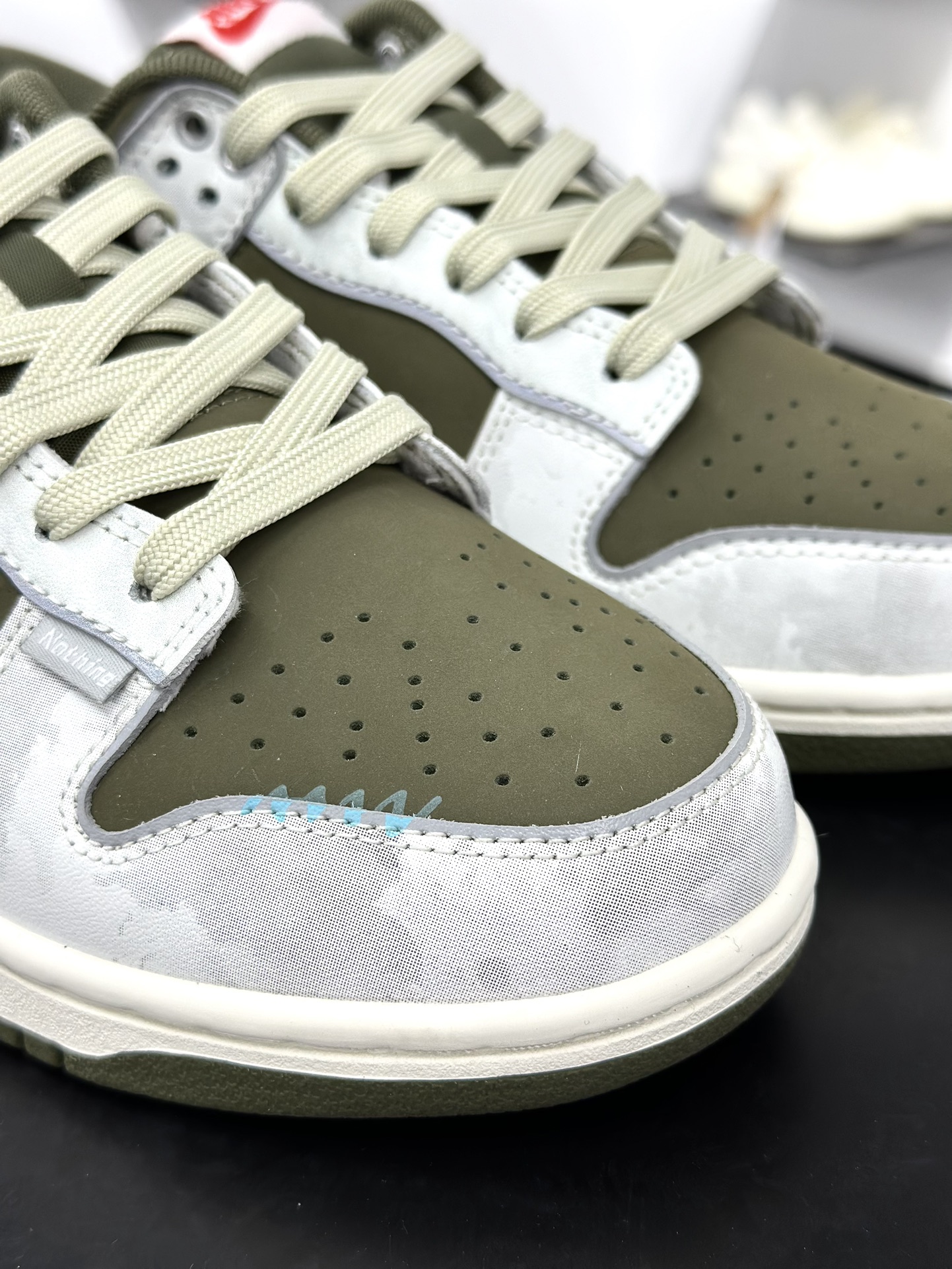 Nike SB Dunk Low x Anonymous Player 匿名玩家 军绿  GW1220-010