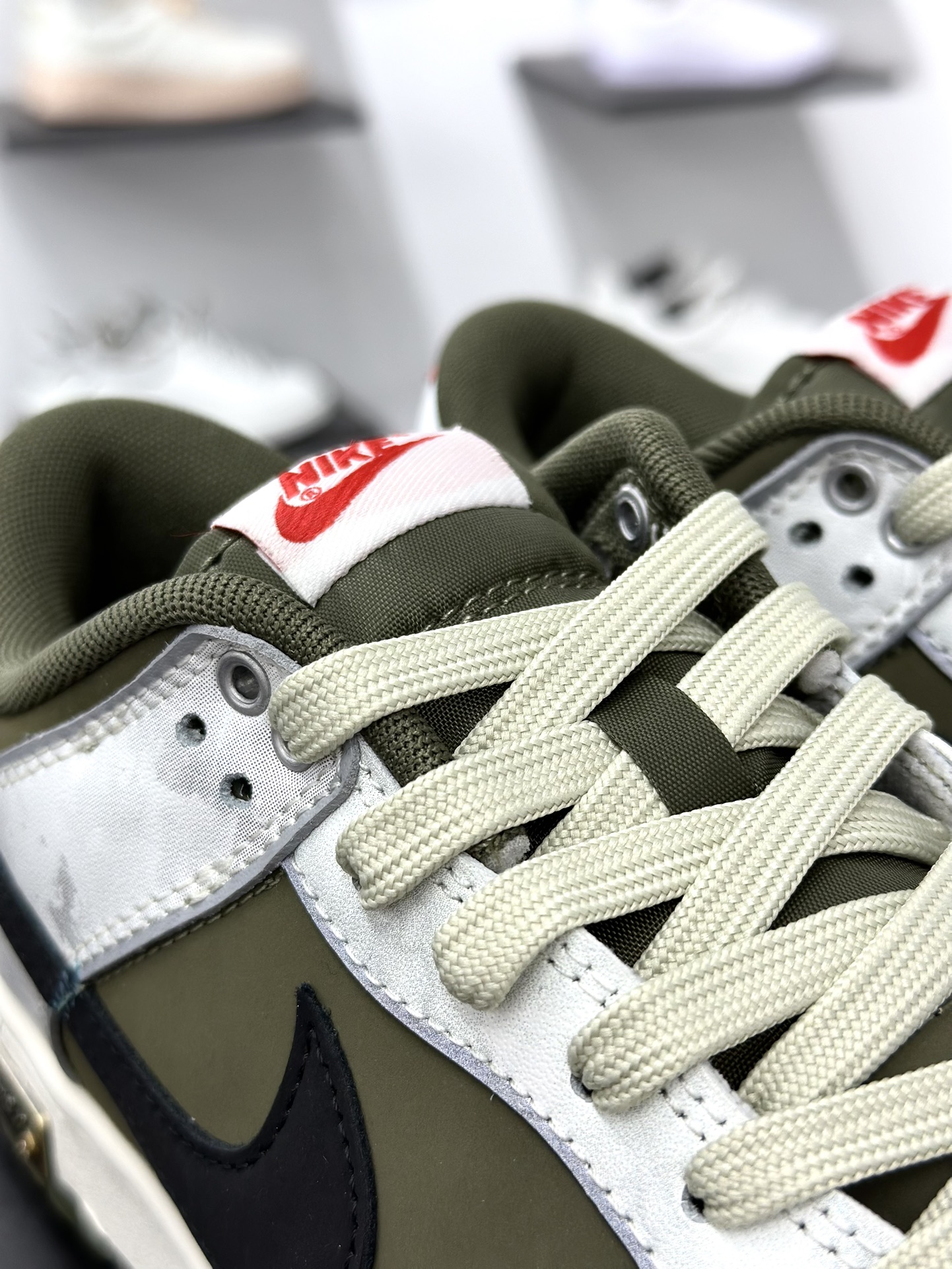 Nike SB Dunk Low x Anonymous Player 匿名玩家 军绿  GW1220-010