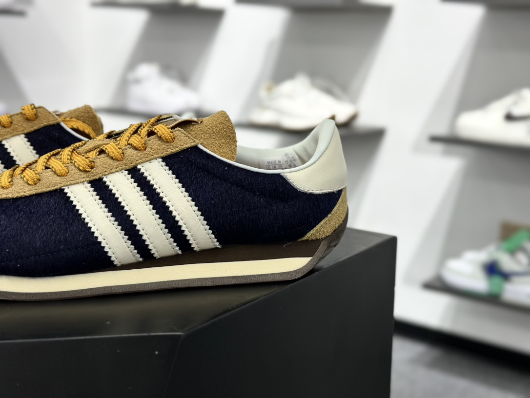 FeiFei Ruan x Adidas Country OG”Black Brown”国民系列低帮慢跑鞋“联名黑白棕黄” ID3652