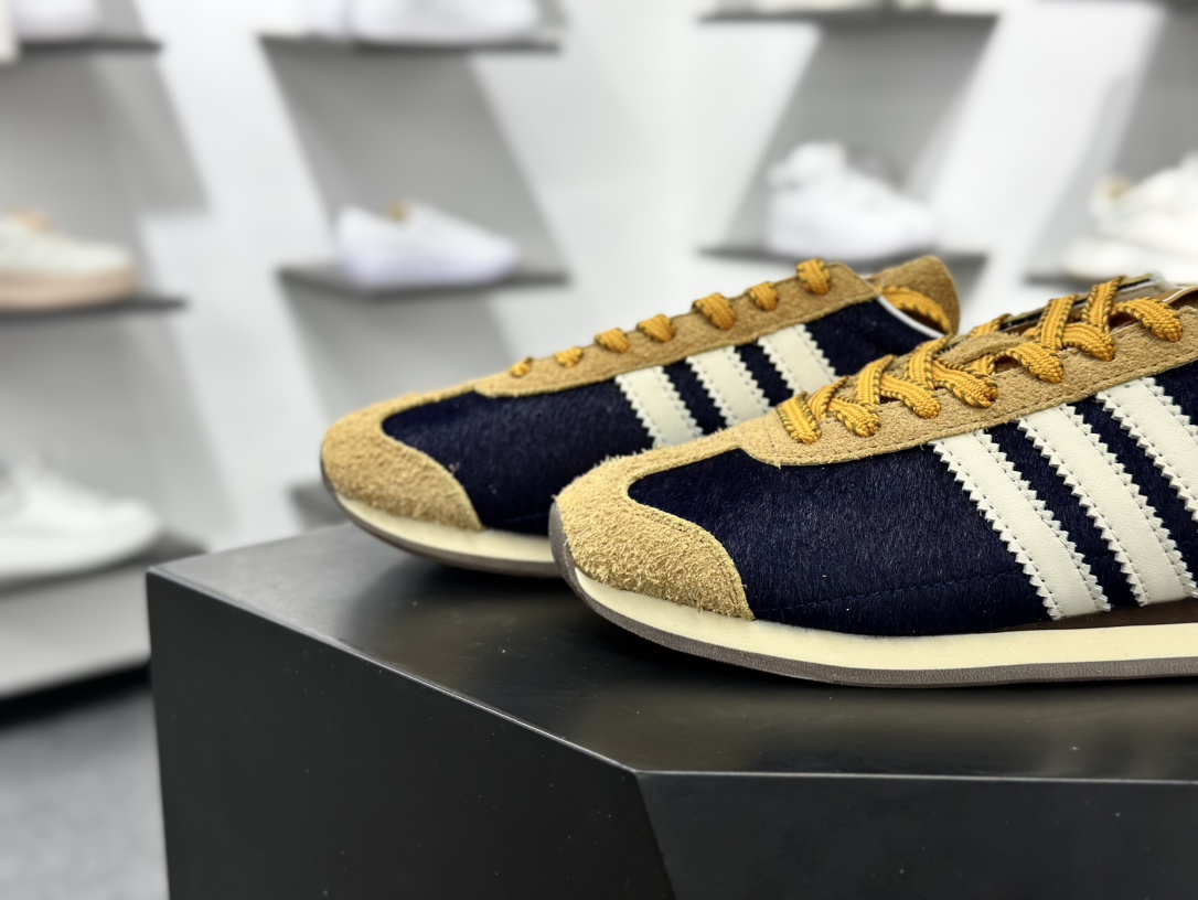 FeiFei Ruan x Adidas Country OG”Black Brown”国民系列低帮慢跑鞋“联名黑白棕黄” ID3652