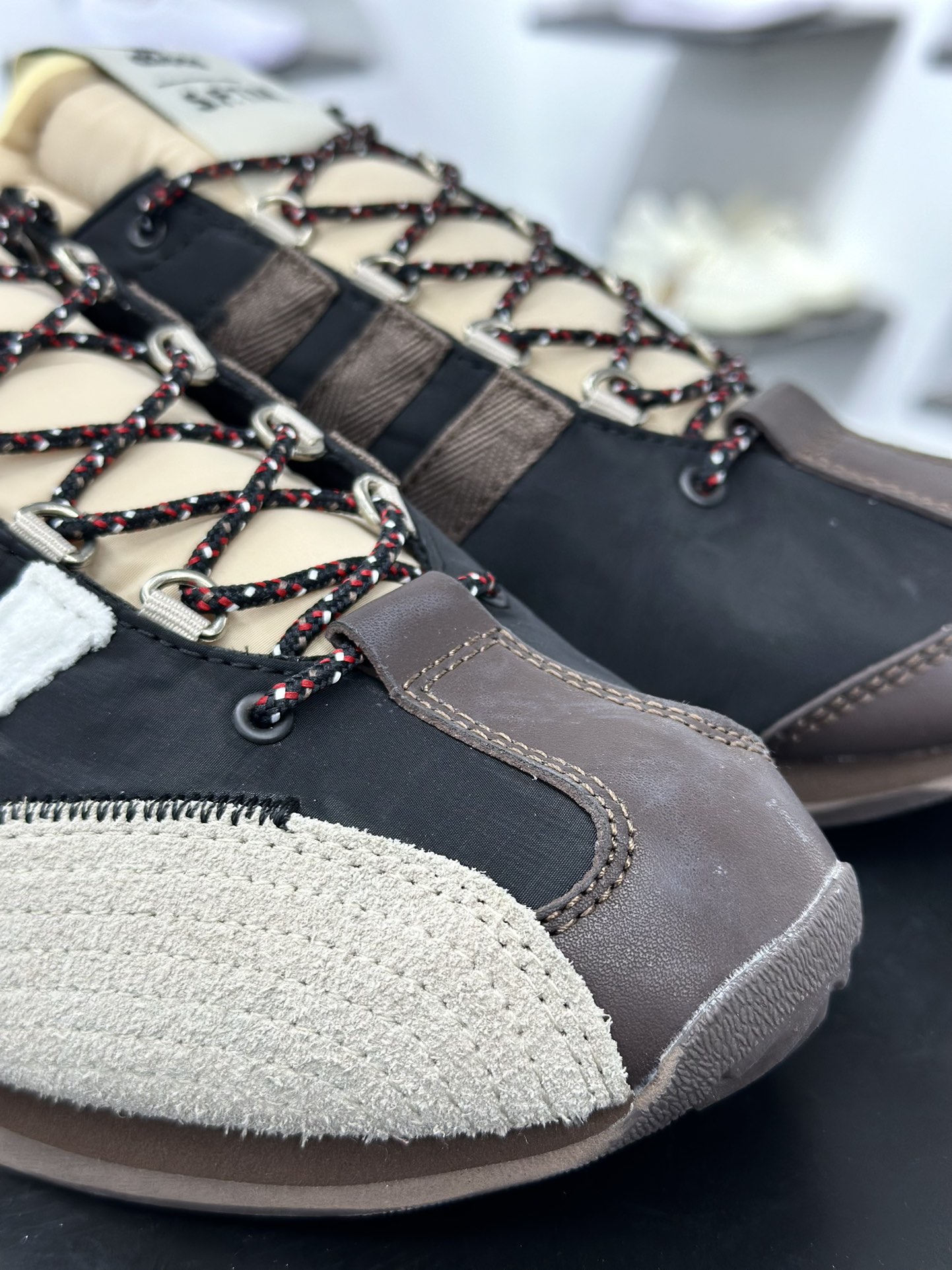 Song for the Mute x Adidas Country OG”Black Wonder Beige”SFTM-003系列低帮慢跑鞋“联名黑米白深棕” ID3546