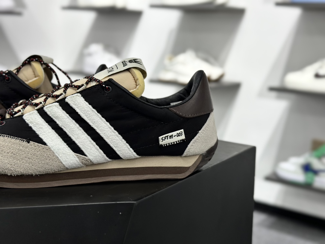 Song for the Mute x Adidas Country OG”Black Wonder Beige”SFTM-003系列低帮慢跑鞋“联名黑米白深棕” ID3546
