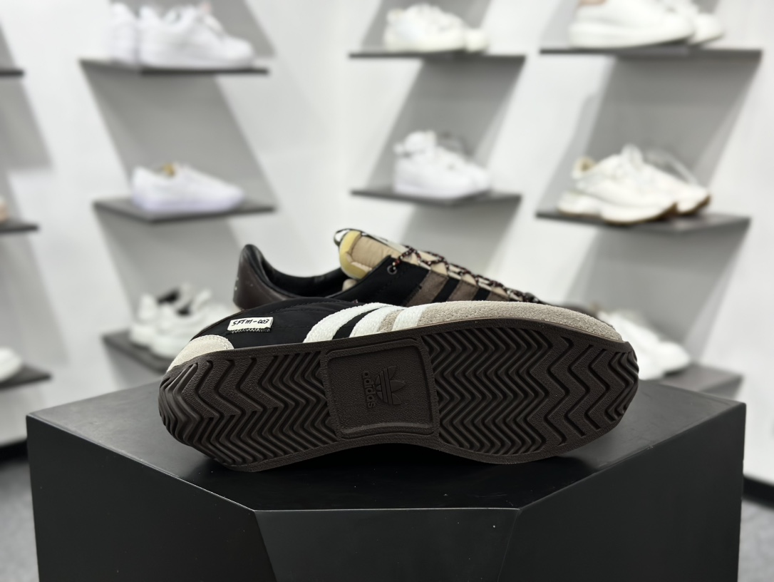 Song for the Mute x Adidas Country OG”Black Wonder Beige”SFTM-003系列低帮慢跑鞋“联名黑米白深棕” ID3546