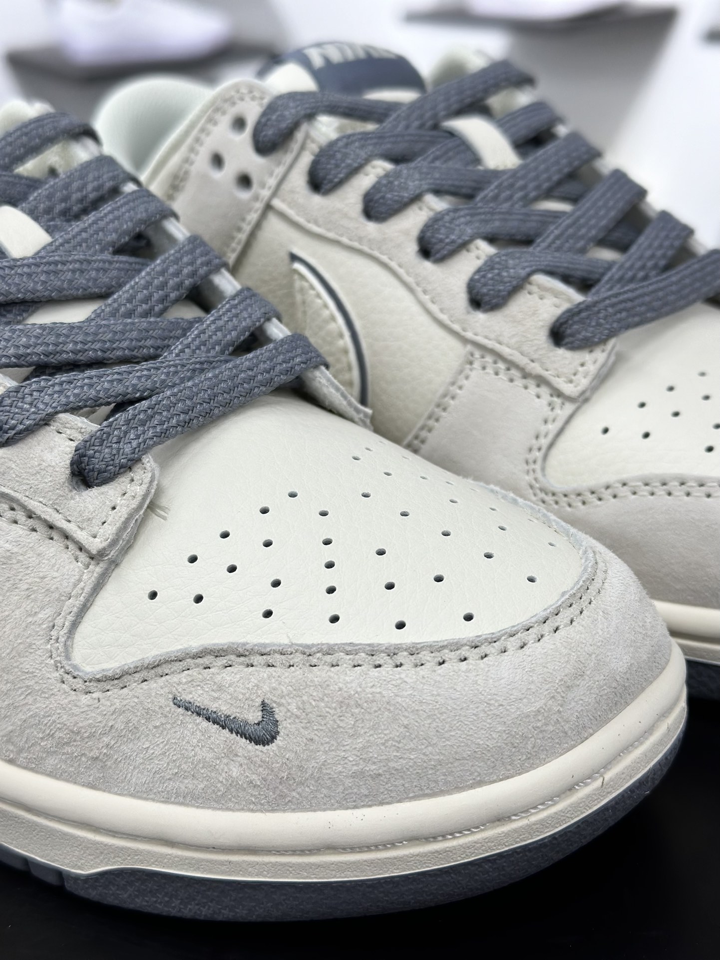 Nike SB Dunk Low 米灰LOGO BB7518-022