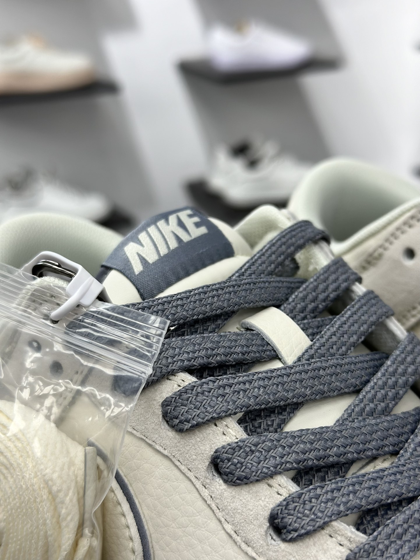 Nike SB Dunk Low 米灰LOGO BB7518-022