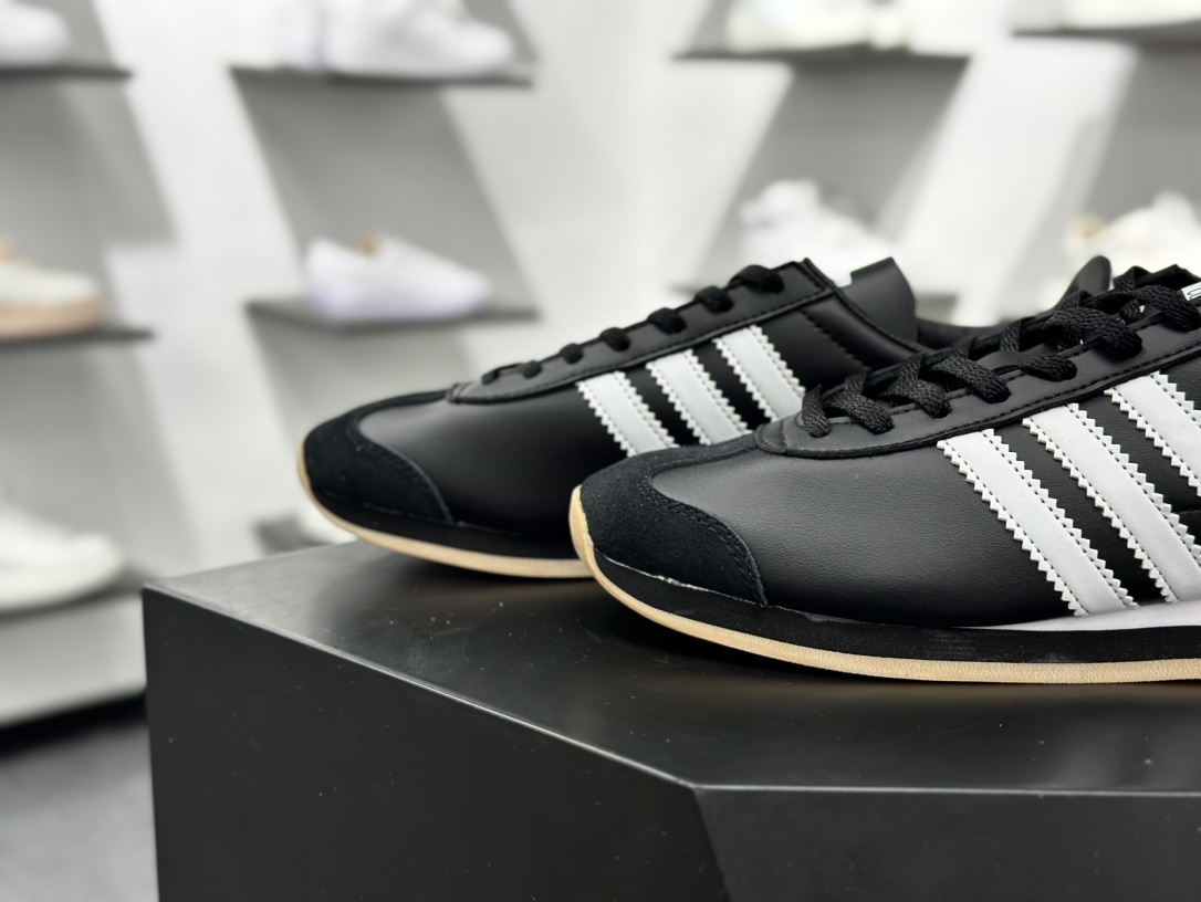 阿迪达斯Adidas Country OG 国民系列低帮经典复古德训慢跑鞋“皮革黑白生胶底” IE4231