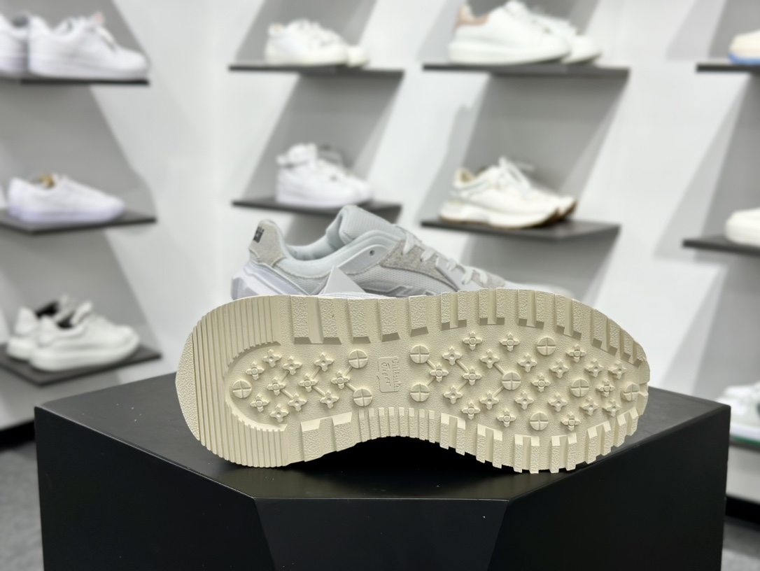 鬼塚虎/Onitsuka Tiger MOAGE CO Low 摩纳哥CO系列低帮慢跑鞋“白浅灰”1183B555-102