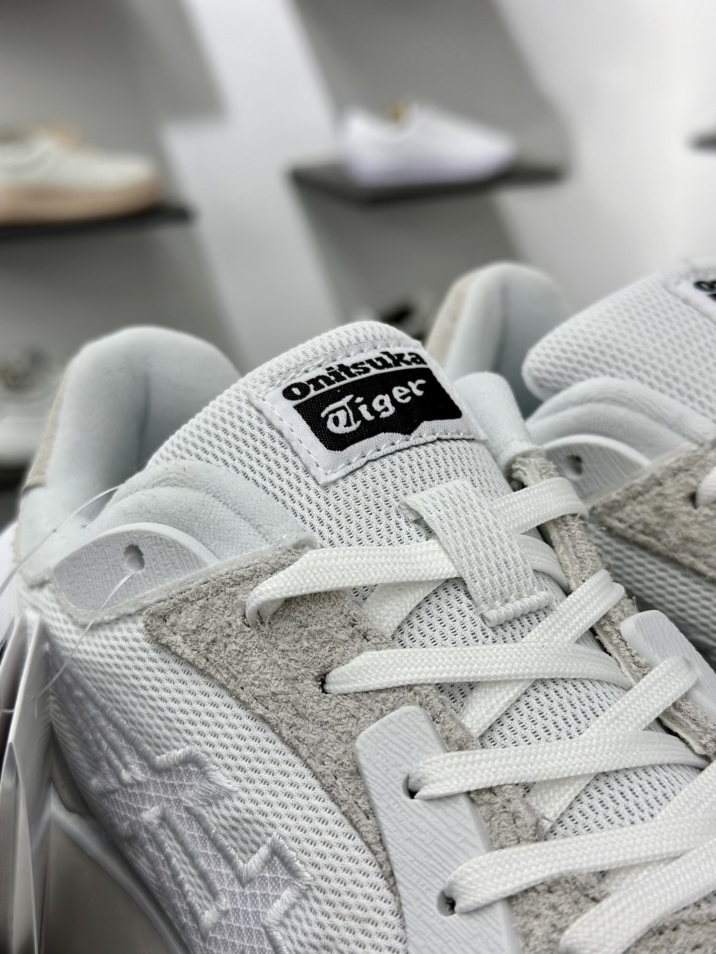 鬼塚虎/Onitsuka Tiger MOAGE CO Low 摩纳哥CO系列低帮慢跑鞋“白浅灰”1183B555-102