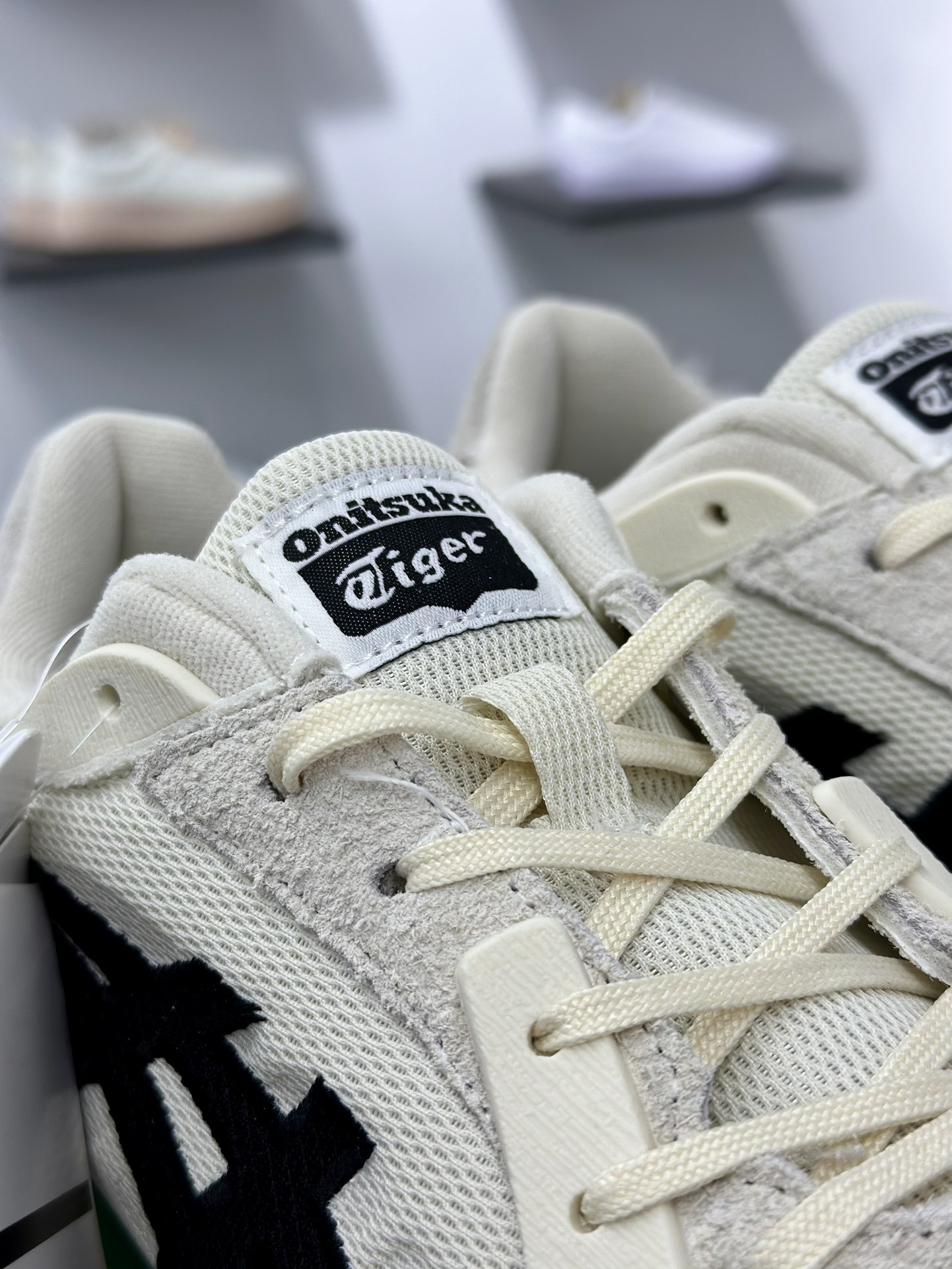 鬼塚虎/Onitsuka Tiger MOAGE CO Low 摩纳哥CO系列低帮厚底复古慢跑鞋“奶白黑绿” 1183B555-103
