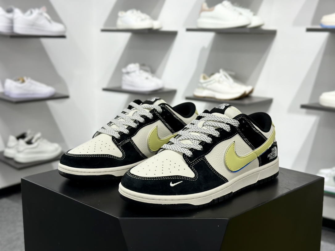 斯图西/Stussy x Nike By You SB Dunk Low Retro SP扣篮系列低帮滑板板鞋“联名黑背面刺绣生胶底” XX3168-113