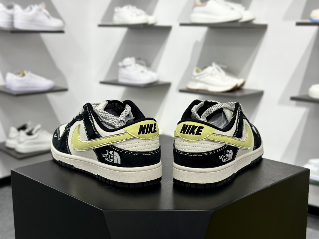 斯图西/Stussy x Nike By You SB Dunk Low Retro SP扣篮系列低帮滑板板鞋“联名黑背面刺绣生胶底” XX3168-113